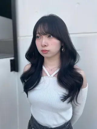 ロング 韓国ヘア レイヤーカットのヘアスタイル