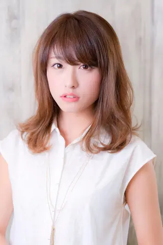 セミロング 鈴木 悠のヘアスタイル