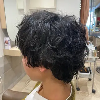 パーマ 辻出 綾弥のヘアスタイル