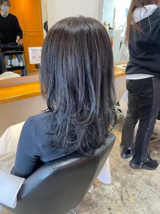 ミディアム カラー MIOベージュカラー 柔らかいカラーのヘアスタイル