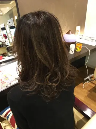ミディアム カラー ヘアアレンジ CALMHAIR 五十實淳のヘアスタイル