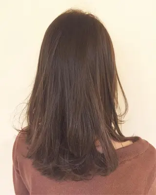 セミロング 加藤 綾華のヘアスタイル