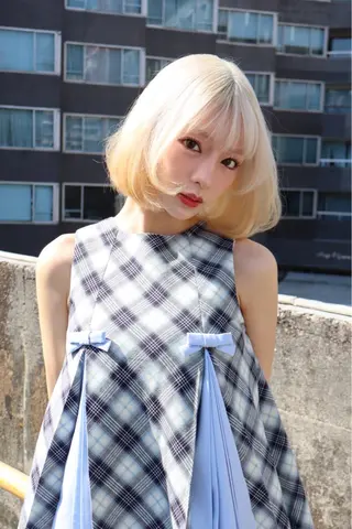 ミディアム カラー レイヤー/ブリーチ iwamiya岩見谷のヘアスタイル