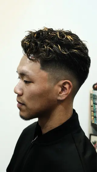 カラー パーマ 鈴木 海志のヘアスタイル