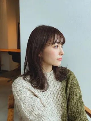 ミディアム 桑田 新菜のヘアスタイル