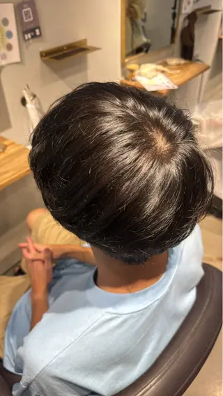 カラー もも ボブ/艶カラーのヘアスタイル