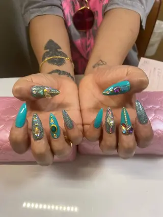 ネイル 個性派🌺推しネイル 💅💞hota🐇のネイルデザイン