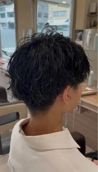 メンズ 絶対垢抜ける メンズパーマ臼井優人のヘアスタイル