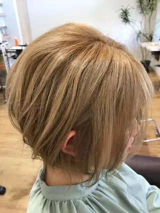 ショート カラー 飯盛 和樹のヘアスタイル