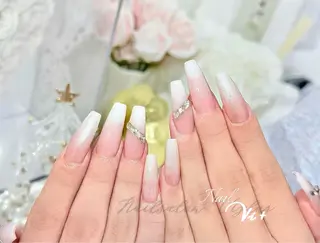 ネイル ✨Nailsalon Vi+✨のネイルデザイン