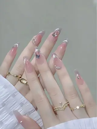 ネイル 🎀M nails✨ ビューティーのネイルデザイン