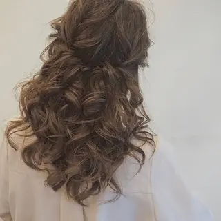 セミロング カラー ヘアアレンジ SHANTi 飯塚 ヘアセット/髪質改善のヘアスタイル