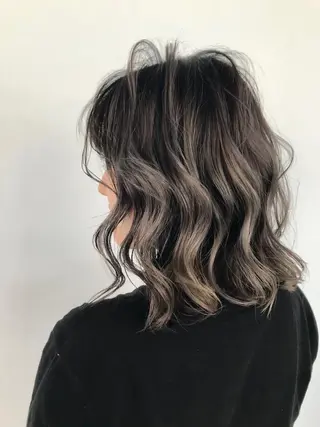 ミディアム カラー KOOKI スティードトーキョーのヘアスタイル