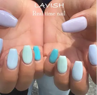 ネイル LAVISH 大和店 emi・:*+のネイルデザイン