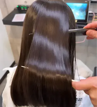 ロング TAKAMI 髪と爪を同時に施術のネイルデザイン