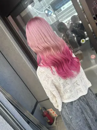セミロング カラー ブリーチ特化🌈 MANATOのヘアスタイル