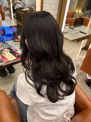 ロング カラー 湯浅 菜月のヘアスタイル