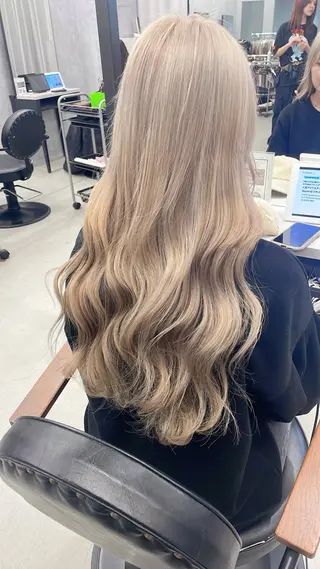 ロング カラー LUXBE LUCE 愁のヘアスタイル