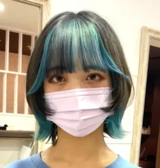 ショート カラー 横尾 歩のヘアスタイル