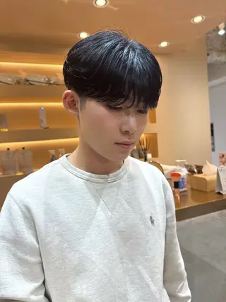 ショート 艶ハイトーン特化 tatsuのヘアスタイル