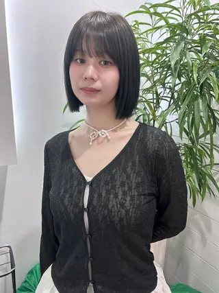ミディアム カラー 透明感カラー 莉々子のヘアスタイル