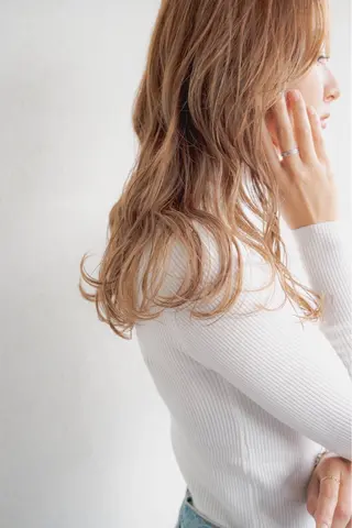 セミロング わだ みすずのヘアスタイル