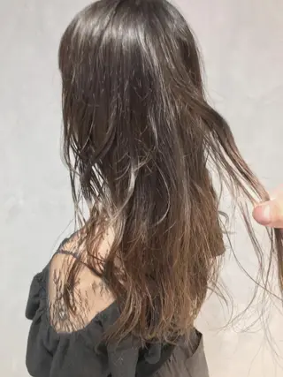 ロング カラー 岡邉 隆太のヘアスタイル
