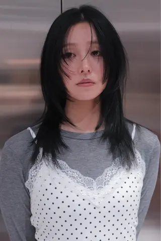 ロング カラー 透明感カラー レイヤーカット 大和のヘアスタイル