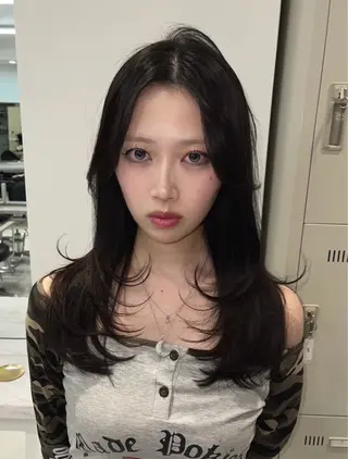 セミロング レイヤーカット TENSHOのヘアスタイル