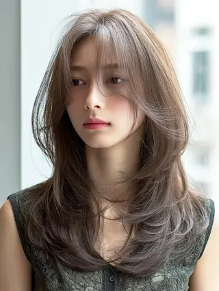 セミロング 韓国×艶ハイトーンが ✨絶対可愛い✨リオ✨のヘアスタイル