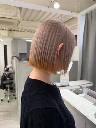 ショート カラー ito. ブリーチ/髪質改善のヘアスタイル
