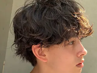 ショート カラー メンズ 山梨メンズパーマ 波巻きパーマ石原大地のヘアスタイル