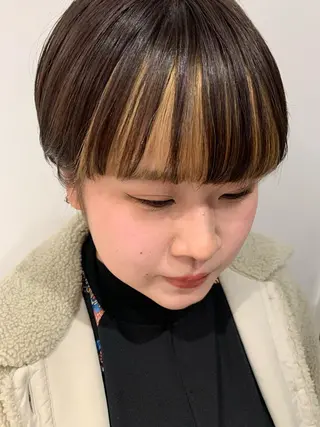 カラー 💜ショート💜 ウルフ、ボブ二色亜美のヘアスタイル