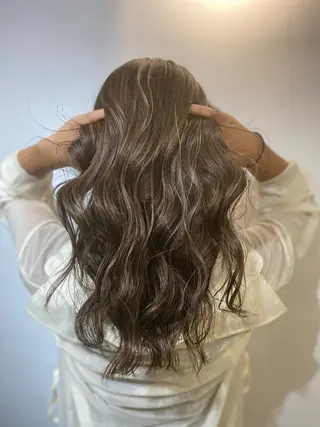 ロング レイヤーカット 赤み消し　店長/大和のヘアスタイル