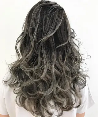 セミロング カラー ブリーチ 透明感HIDEのヘアスタイル