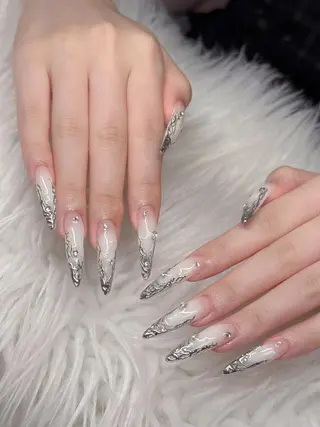 ネイル Lee Nailsのネイルデザイン