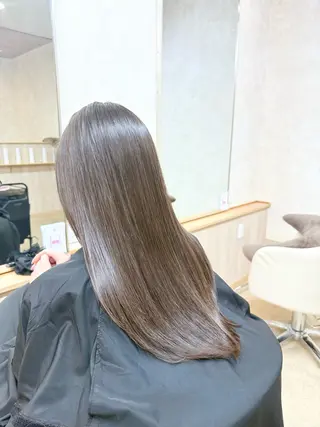 カラー Nanami． 七海のヘアスタイル