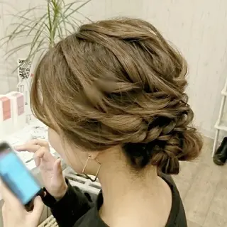 ミディアム ヘアアレンジ 植田 真理のエステ・リラクイメージ