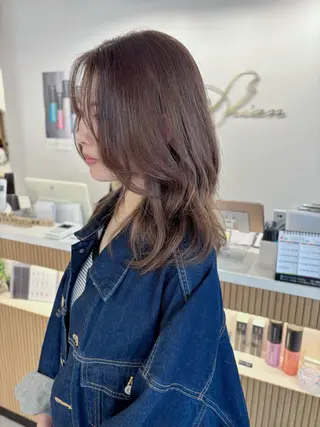 セミロング カラー 細野 菜月のヘアスタイル