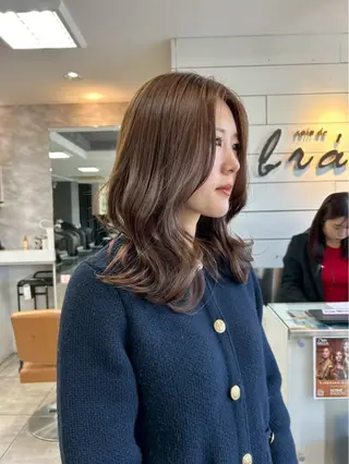 ミディアム カラー 西岡 英菜のヘアスタイル
