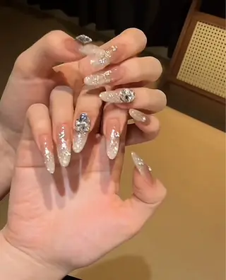 ネイル 長さ出し専門 パーツのネイルデザイン