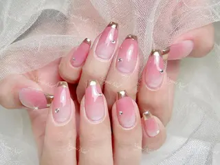 ネイル 🦋 Queenieのネイルデザイン