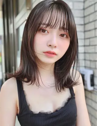 ミディアム カラー 🌿透明感カラー レイヤーカットのヘアスタイル