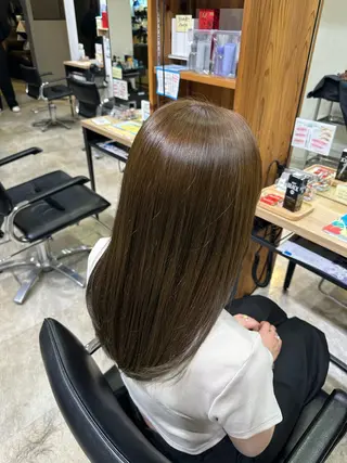 ミディアム カラー 伊藤 旭華のヘアスタイル