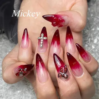 ネイル 🦋 Queenieのネイルデザイン