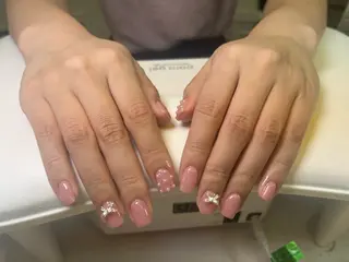 ネイル 渋谷T&B もも ロング無制限中⭐️のネイルデザイン