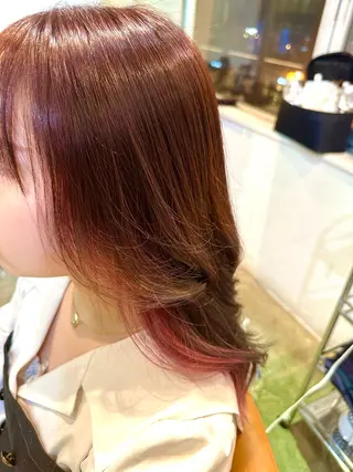 金 春江のヘアスタイル