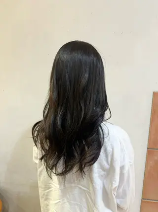 ロング カラー 透け感カラー🌿 小島 りなのヘアスタイル