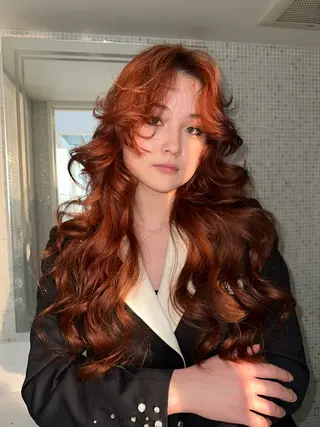 ロング カラー ヘアアレンジ MIYU/ケアブリ ーチカラー／デザインのヘアスタイル
