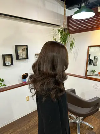 カラー 橋本 愛唯のヘアスタイル